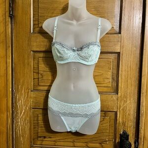 Elegant Lace Lingerie Set